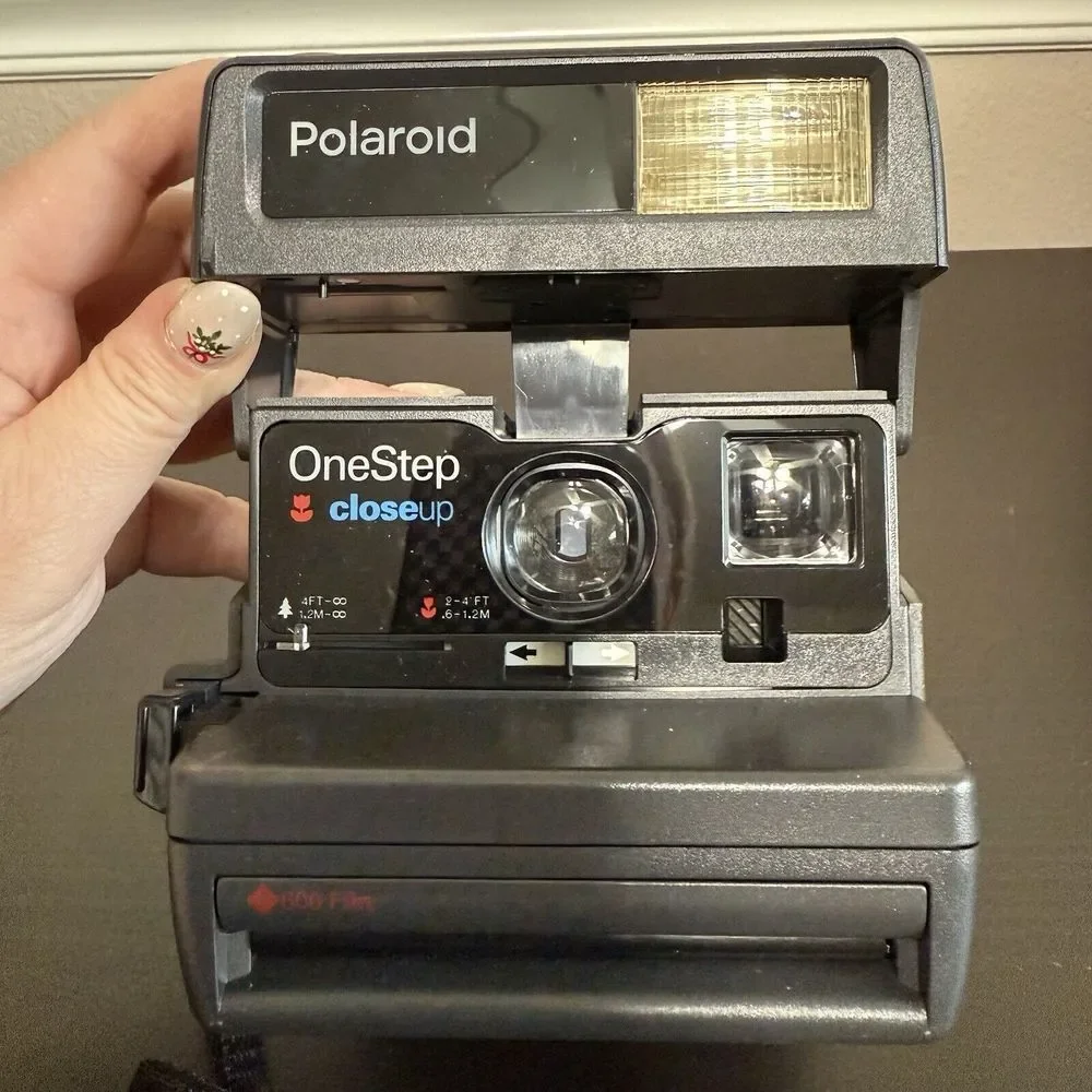 Polaroid 600 One Step Close Up Instant Camera‎ with Strap & Film New Open Box